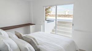 Exclusive Mountain Villa with Heated Pool & Stunning Ocean Views