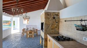 Exclusive Mountain Villa with Heated Pool & Stunning Ocean Views