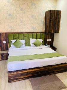 Hotel SR Siddhivinayak Mathura