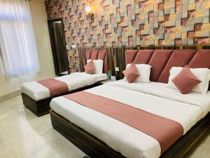 Hotel SR Siddhivinayak Mathura