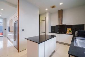 Premium 6BR Ekkamai Villa wITH Pool Home Theatre