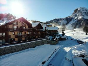 Chalet Adele - Appartement 6 personnes situé en bord de piste St Martin de Belleville MAE-4664