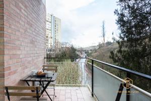 Nana Rooms Guesthouse - 200mt to Metro, near Vatican, A-C, pvt bathrooms