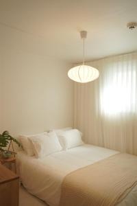 Warm Minimal Wood House near Hongdae, 3min Subway, Airport Bus 6 mins
