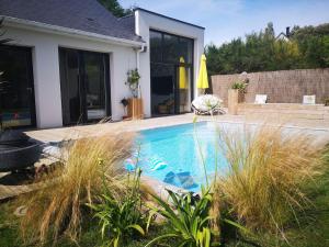 maison de vacances avec piscine et salle de sport