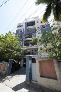 Urban Nests Premium 3BHK AC rooms city center