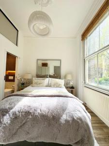 Cosy flat in front of Earls Court station