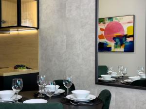 URBAN APARTMENTS Global Skyline TOP 26th FLOOR, Free Garage, Self Check-in