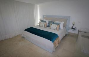 Mar y Palmas Luxe 2BR Playa Dorada Pool Near Beach