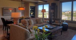 Three-Bedroom Apartment room in Edgemont 2602