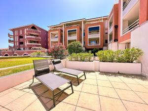 130 - Le Domitia, 2 pers, terrasse, vue sur port