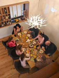 Chalet Charm - Private Mountain Retreat with Sauna, Jacuzzi & Kids Playroom