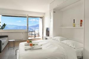View and Art - Happy Rentals