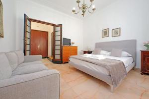 4BNB - Spacious Gracchi Apartment