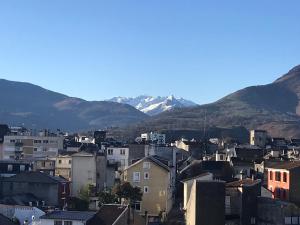 PAU 7 Vue exceptionnelle sur Lourdes et les Pyrénées