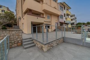 Apartments and Rooms Rakic