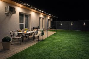 Local-Lux Garden Residence A- 2 Bedrooms-Terrace