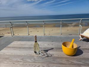 Secret Stay, Wellness Penthouse studio, Privacy, Seaview, Terras, Sauna