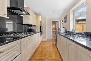 Spacious Contractor House 4 Beds N22 Wood Green
