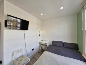 Studio - Transport Links - WiFi - Sleeps 2