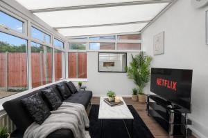 4BR Contractor House Parking Long Stay Discounts