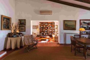 Charming Farm House With Pool