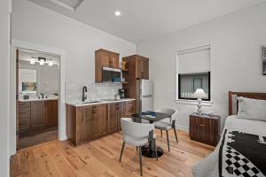 18196-2 Forestbrook Loop