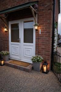 Private Entrance Annexe - 1 Double Bedroom plus Sofa Bed