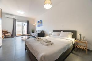Skyline Studio apartment with balcony