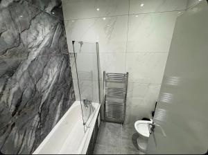 Luxury 3 Bedroom Retreat 5 min to Elizabeth