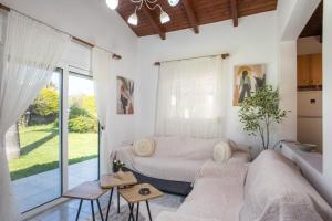 Vickis house 2-bedroom with yard and garden