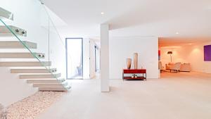 Villa de Luxo com Piscina e Estacionamento Privado