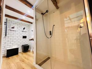 Santa Ana 2 bedrooms , 2 bathrooms