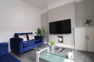 2 Bedroom Characterful House - Free Street Parking