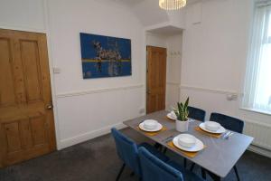 2 Bedroom Characterful House - Free Street Parking