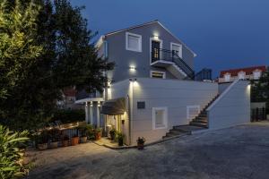 Bacan Serviced Apartments