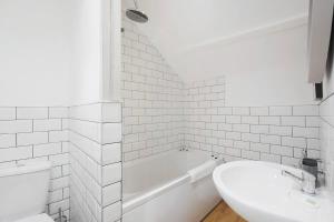 NEW! 4BR in Spencer street