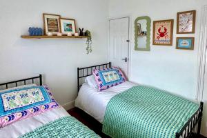 Historic Old Toll House Shaldon Bridge with Parking