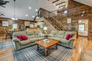 Lake Barkley Fishing Getaway with Private Dock!