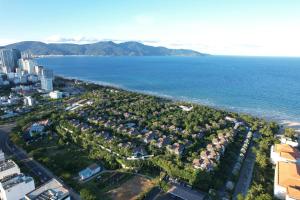 Premier Village-4BR Free Pick Up