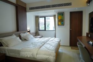 Nayaks Sujay - Experience the Divine Comfort