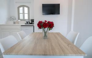 Oias Square Residences