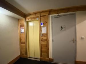 Résidence Hauts De Chaviere - Val Thorens location: bel appartement de 53 m2 traversant, confortable et calme de 53 m2, bien situ MAE-9037