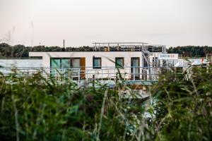 KranichNest Uferhaus - Schwimmhaus am Bodden Ostsee