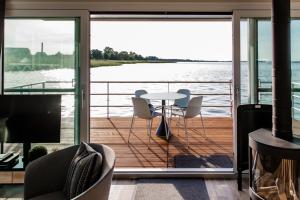 KranichNest Uferhaus - Schwimmhaus am Bodden Ostsee