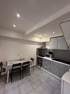 Maison de Rue Beziers Centre Historique