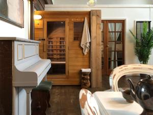 Creative Norfolk Chapel with Piano and Sauna Sleeps 10