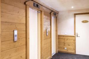 Résidence Roche Blanche - VAL THORENS location: studio pour 2 personnes dans le centre (résidence roche blanche) MAE-9114