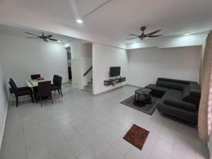 Homestay In Taman Rasa Utama, Hulu Selangor