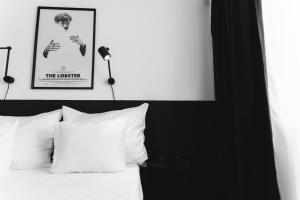 White and Black by Prater